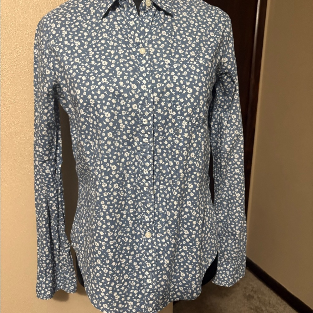 Hollister Blue and White Floral Casual Shirt